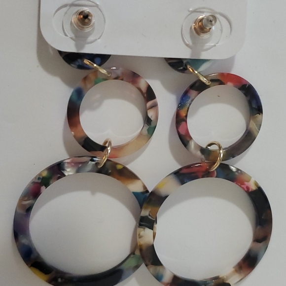 🆕️ Acrylic Circle Drop Earrings - Picture 4 of 7